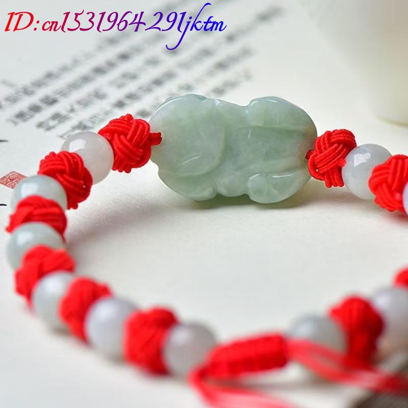 Natural Burmese Jadeite Pixiu  - огляд і ціна Beading